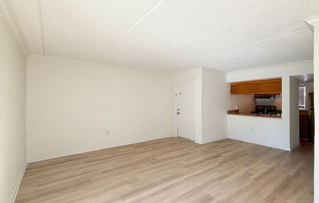 2 beds, 1 bath, 916 sqft, $1,415