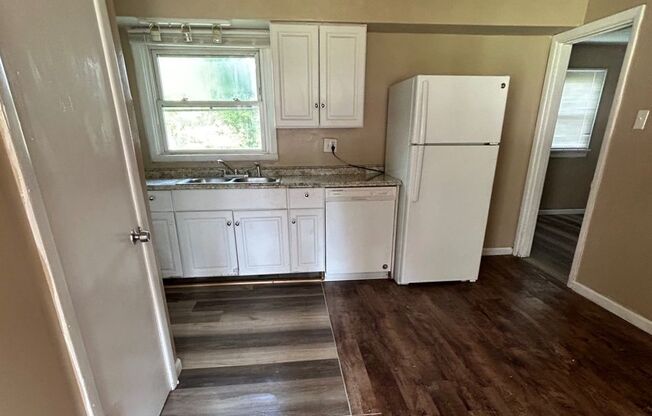 3 beds, 1 bath, $1,249