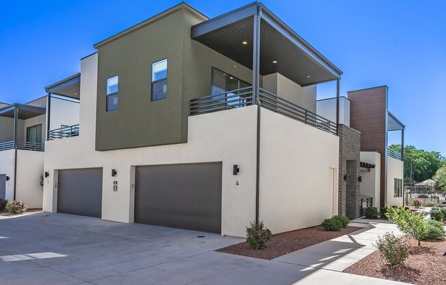 LUXURY GOLF COURSE CONDO (FURNISHED OR UNFURNISHED)
