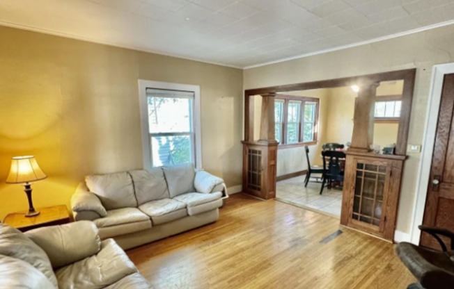 3 beds, 1 bath, $1,200