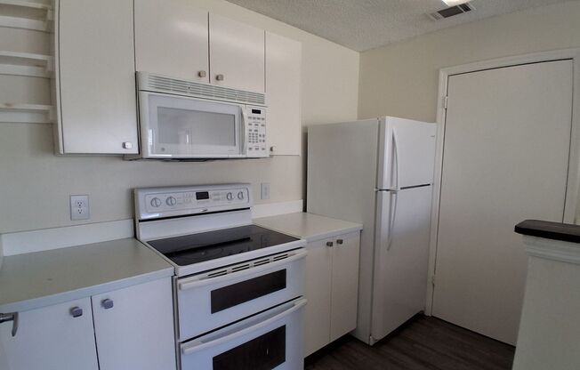 1 bed, 1 bath, $1,300, Unit Apt 11206