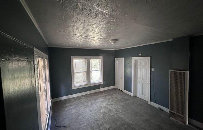 2 Bed, 1 Bath House available