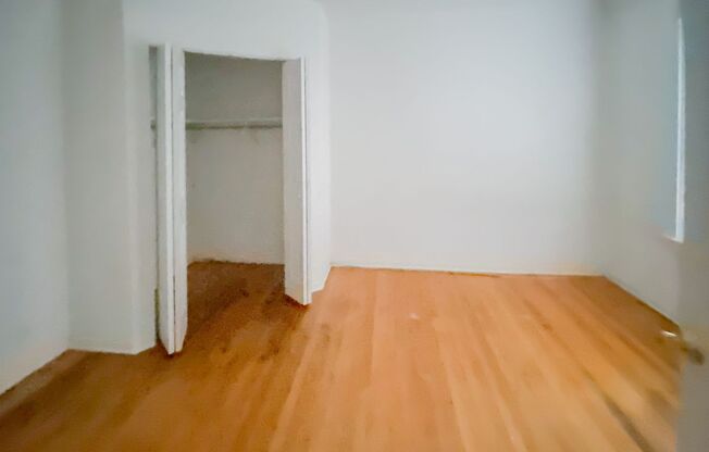 2 beds, 1 bath, 871 sqft, $1,795, Unit 1902-2