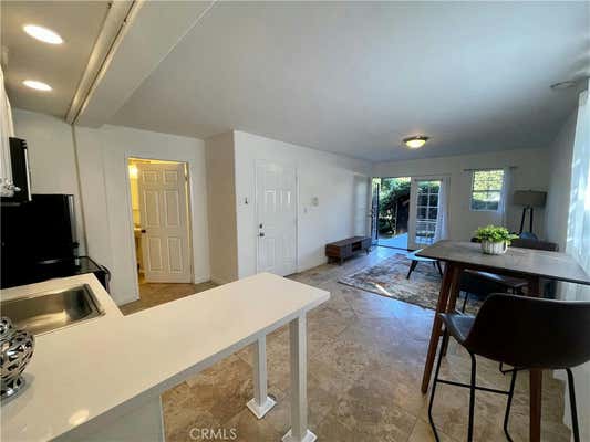 1 bed, 1 bath, 700 sqft, $3,000