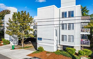 11740 Greenwood Ave N