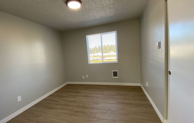 2 beds, 1 bath, 700 sqft, $1,295, Unit Unit 37