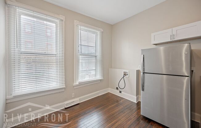 1 bed, 1 bath, 1,200 sqft, $1,250, Unit 622 Main St - 1