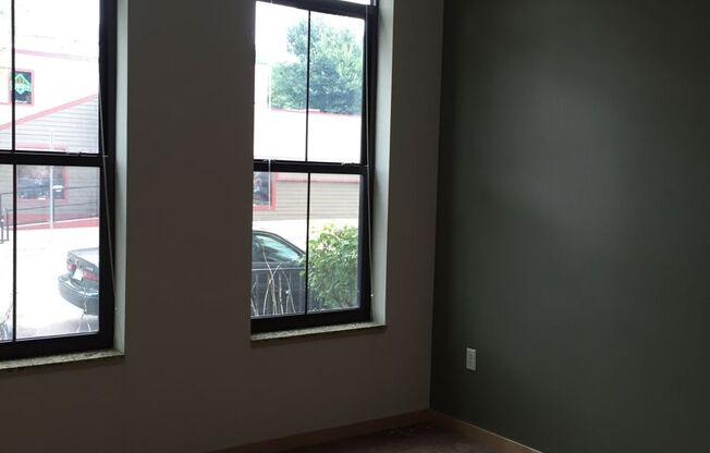 2 beds, 2 baths, $2,775, Unit Suite 2-107 (Furnished)