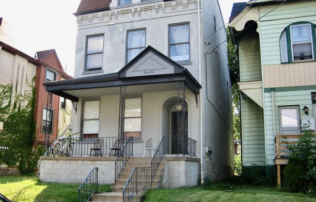 *** Spacious Apartments in Friendship * Pet Friendly * Available Now * Spacious & Renovated * Central A/C ***