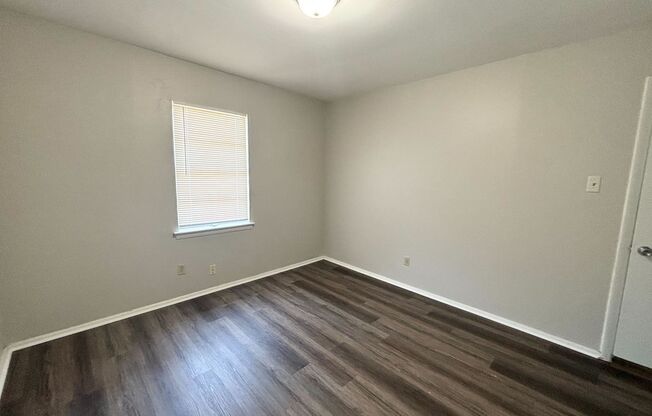 3 beds, 1 bath, $1,650