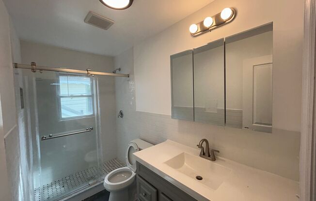 3 beds, 2 baths, $3,250, Unit Unit 7