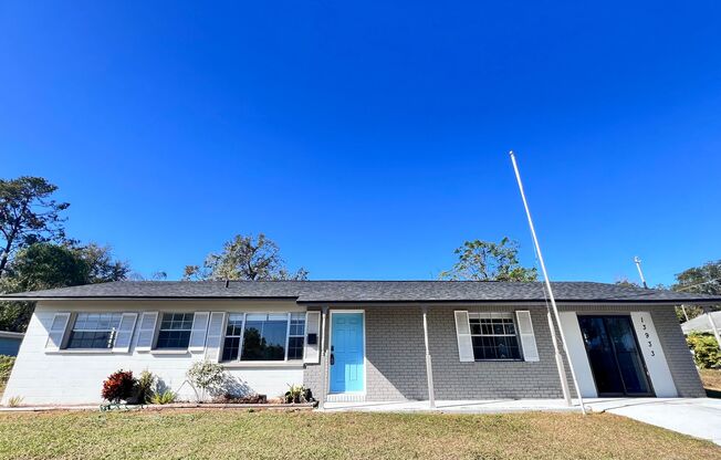 A Slice of Paradise: Modern 3BD/2BA Poolside Charm in Dade City! WASHER & DRYER INCLUDED! Ready to Move In Dec. 23rd!