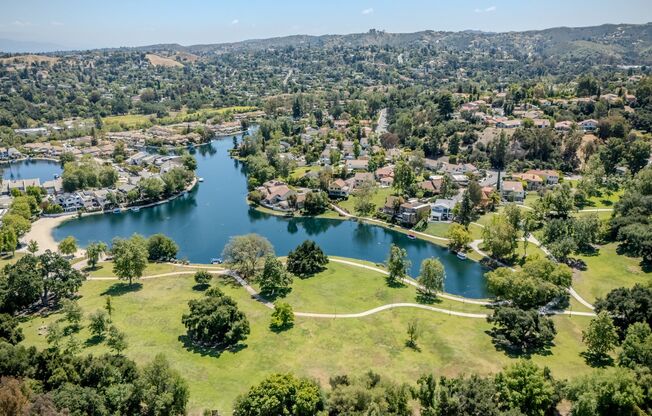 Luxury waterfront living in Calabasas