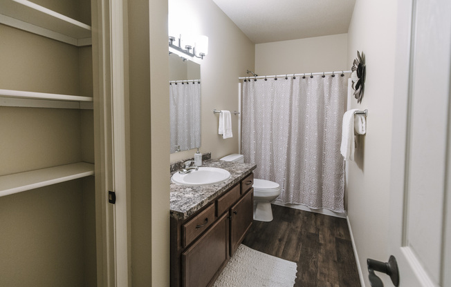 3 beds, 2 baths, 1,242 sqft, $1,750, Unit 4201-308