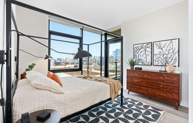 1134 W VAN BUREN