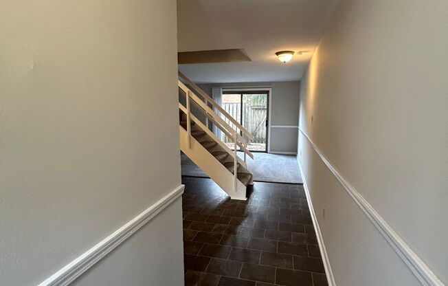 2 beds, 1 bath, 1,147 sqft, $950, Unit 411 - C BT