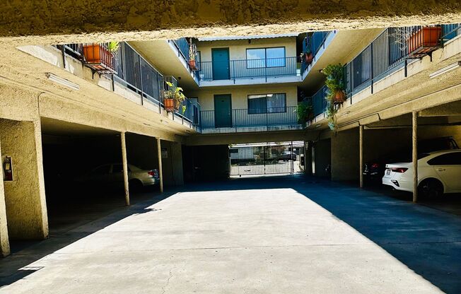 6545 Hazeltine Ave. Van Nuys, CA.