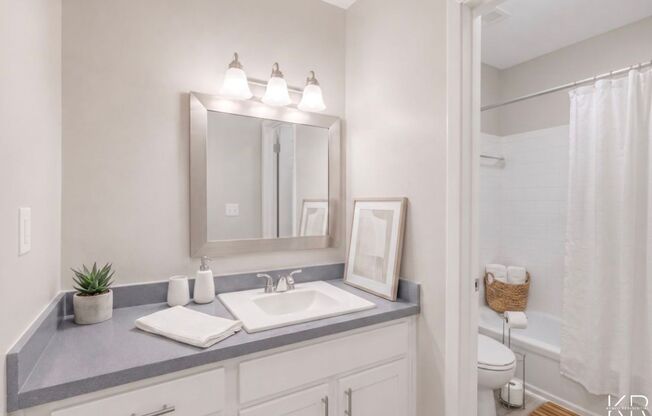 2 beds, 1.5 baths, 976 sqft, $1,400, Unit 2006-19