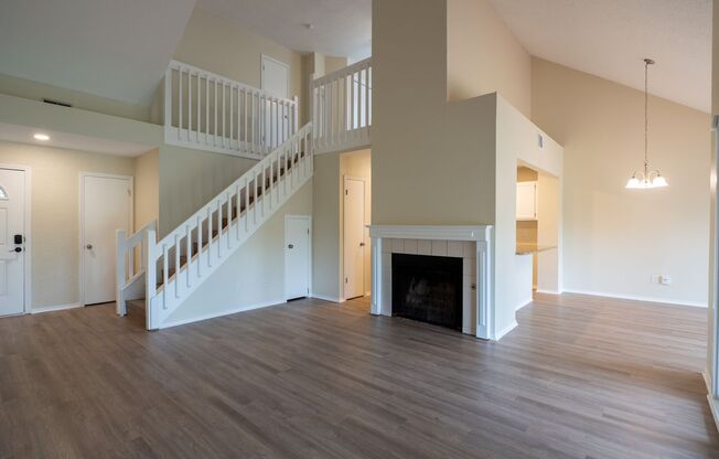 Charming 2-Bedroom Home with Versatile Loft Space – Prime Location!