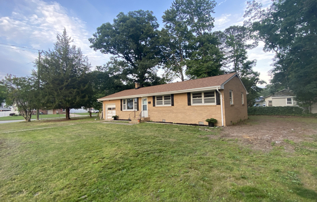 298 EASTWOOD DR