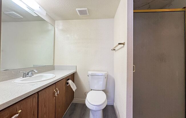 2 beds, 2 baths, $995, Unit # #H 1