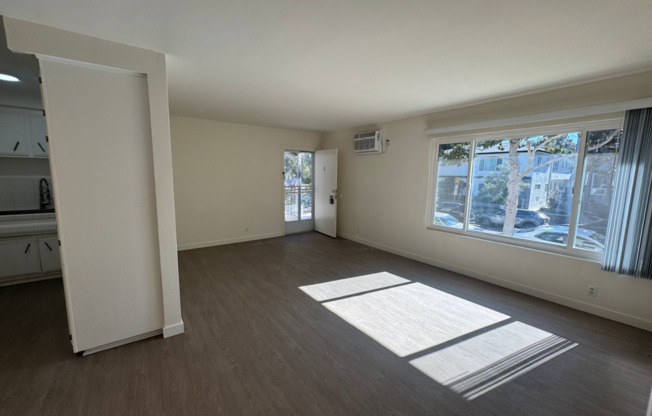 2 beds, 2 baths, $2,495, Unit 01