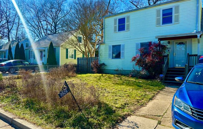 4 Bed + 2 Bath - Screened in Porch! Pets Welcome! Parking!