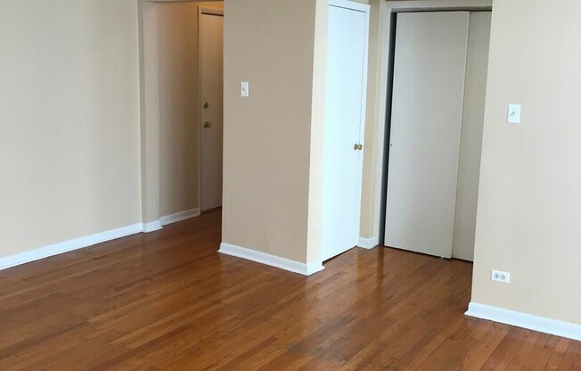 7722 North Marshfield Ave.