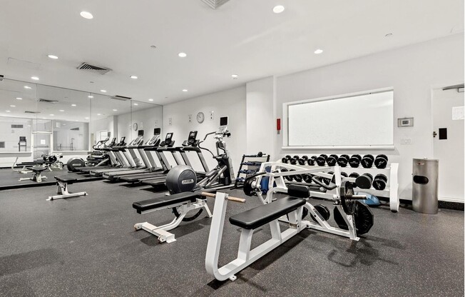 Studio, 1 bath, 400 sqft, $3,300, Unit 10J