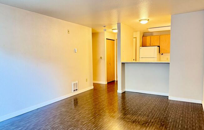 1 bed, 1 bath, 572 sqft, $1,650, Unit 211