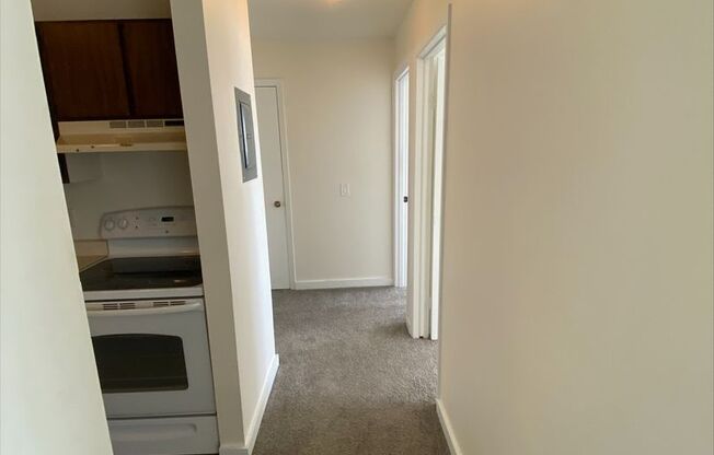 2 beds, 1 bath, 800 sqft, $1,235, Unit 5902-5