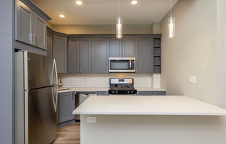 1055 N WOLCOTT