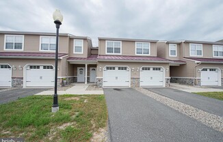 438 PARKVIEW CT