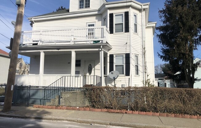 206 WOOD AVE