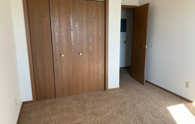 2 beds, 1 bath, 835 sqft, $695, Unit 205