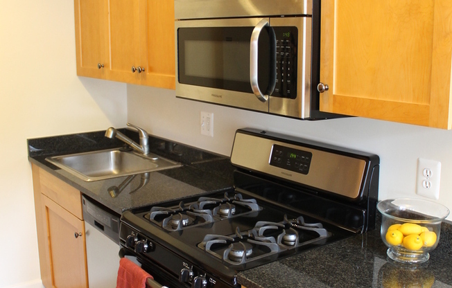 1 bed, 1 bath, 676 sqft, $2,725, Unit 406