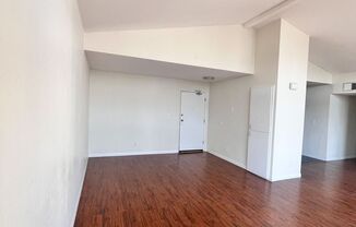 2 beds, 2 baths, $2,900, Unit 301