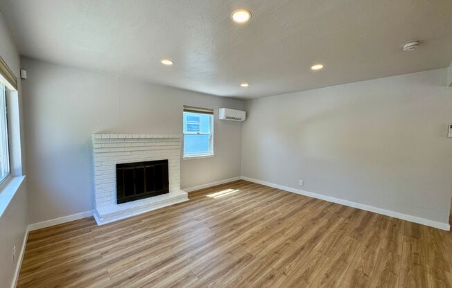 Adorable Newley Remodeled Home Available Now in Sacramento!