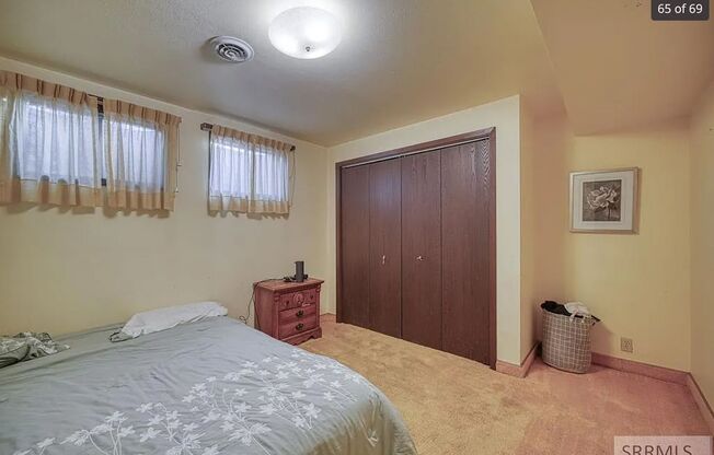 2 beds, 1 bath, $995, Unit Unit 2 - Downstairs