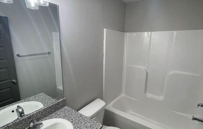 3 beds, 3.5 baths, 1,568 sqft, $2,385, Unit Unit 202