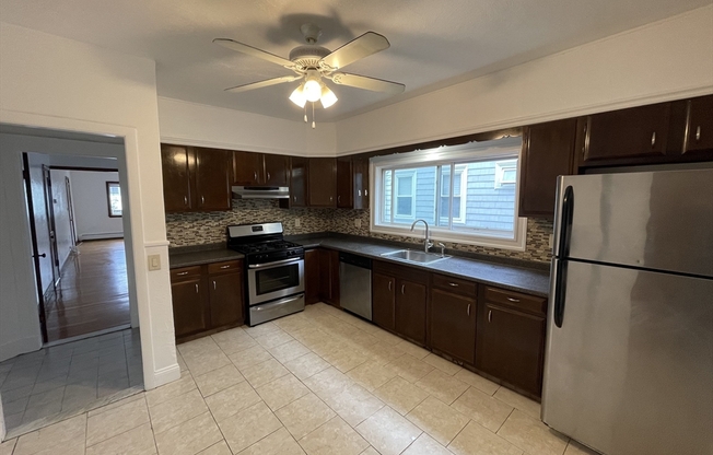 2 beds, 1 bath, 930 sqft, $2,750, Unit 1