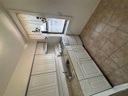 1 bed, 1 bath, 700 sqft, $1,900, Unit UNIT FRONT