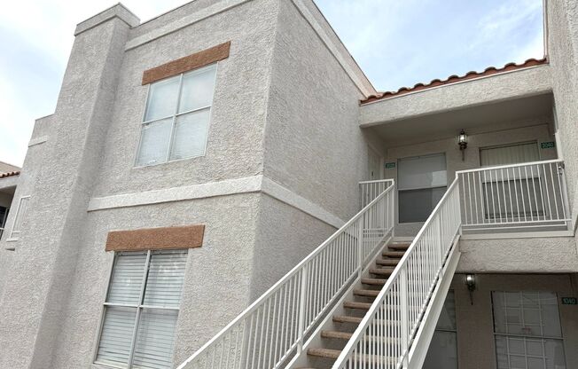 2 beds, 2 baths, $1,050, Unit UNIT 2039