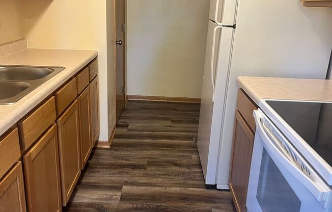 2 beds, 1 bath, $1,125, Unit #2