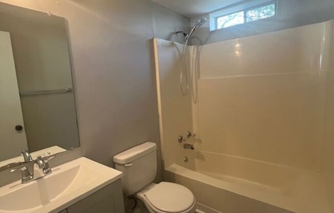 2 beds, 1 bath, $1,000