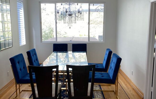 5 Bedroom Valencia Home at End of Cul-De-Sac