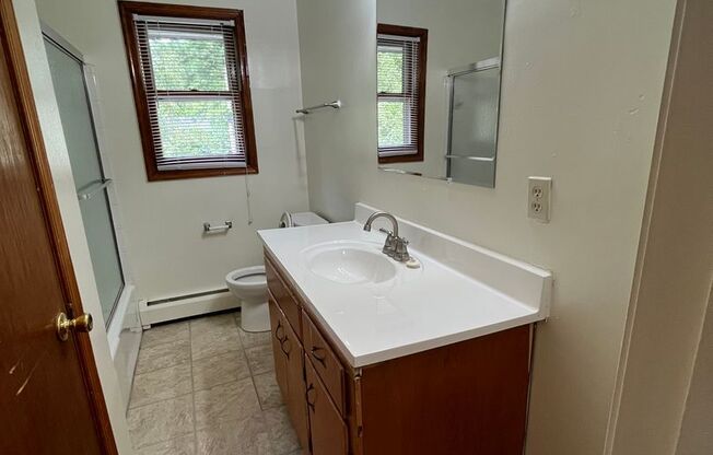 2 beds, 1.5 baths, 900 sqft, $1,440, Unit F-5