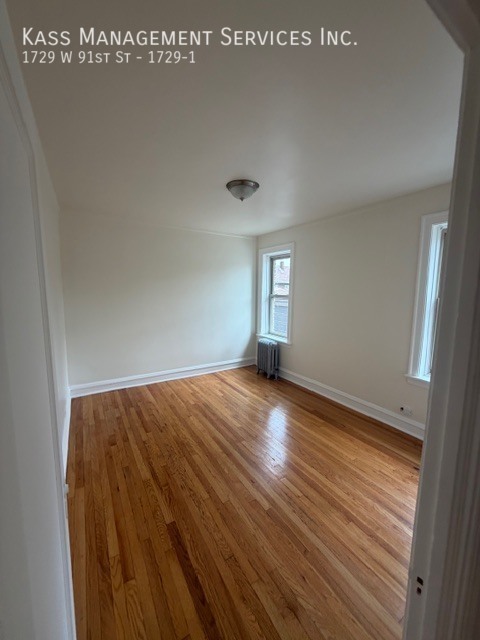 1729 W 91 ST