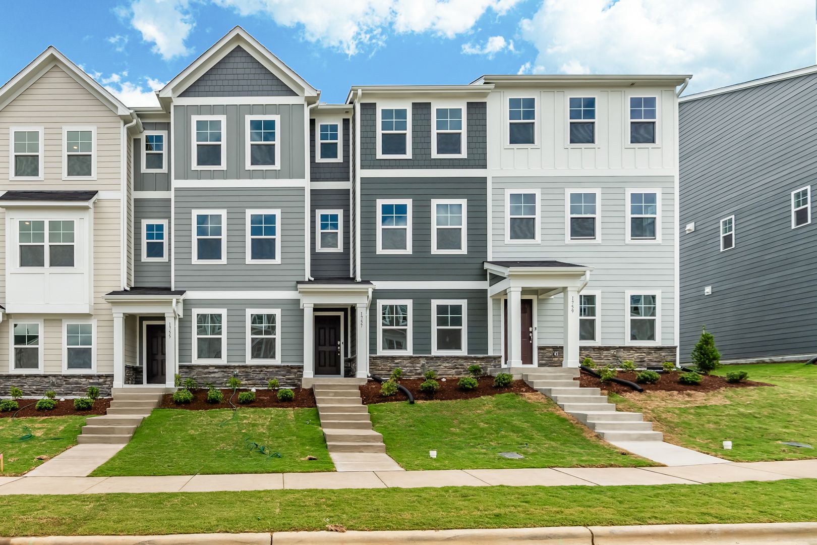 Brand new 3BR/2.5BA Townhouse in Apex! Available NOW!