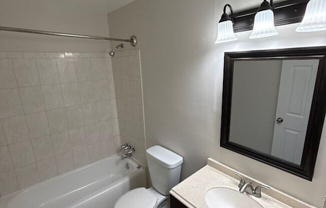 2 beds, 1 bath, $2,150, Unit Unit 32